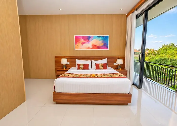 Tropical Two Bedroom Pool With Views *