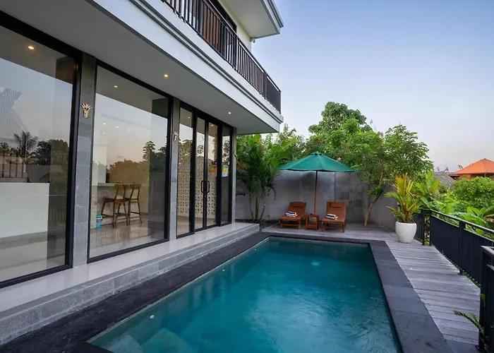 Tropical Two Bedroom Pool With Views *
