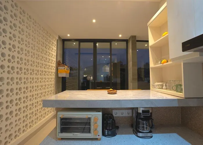Tropical Two Bedroom Pool With Views *