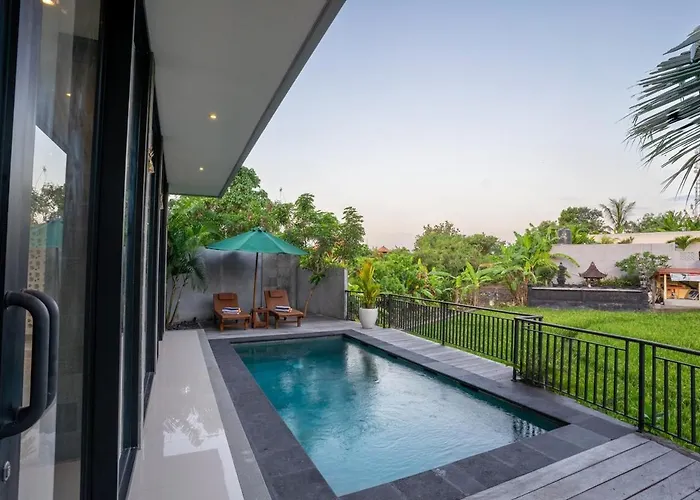Tropical Two Bedroom Pool With Views