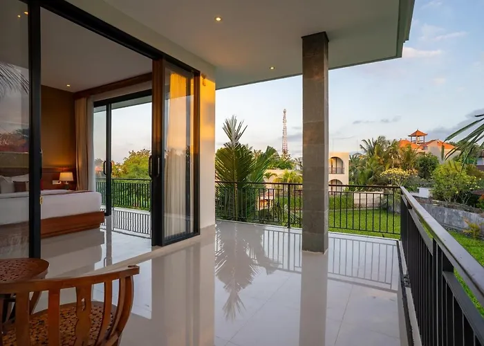 Tropical Two Bedroom Pool With Views *